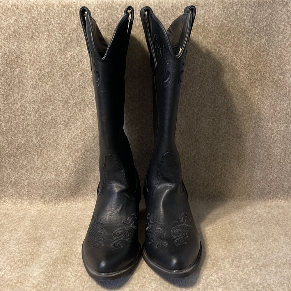 Roper Women's Black with Scroll Embroidery Snip Toe Western Boots Size 10